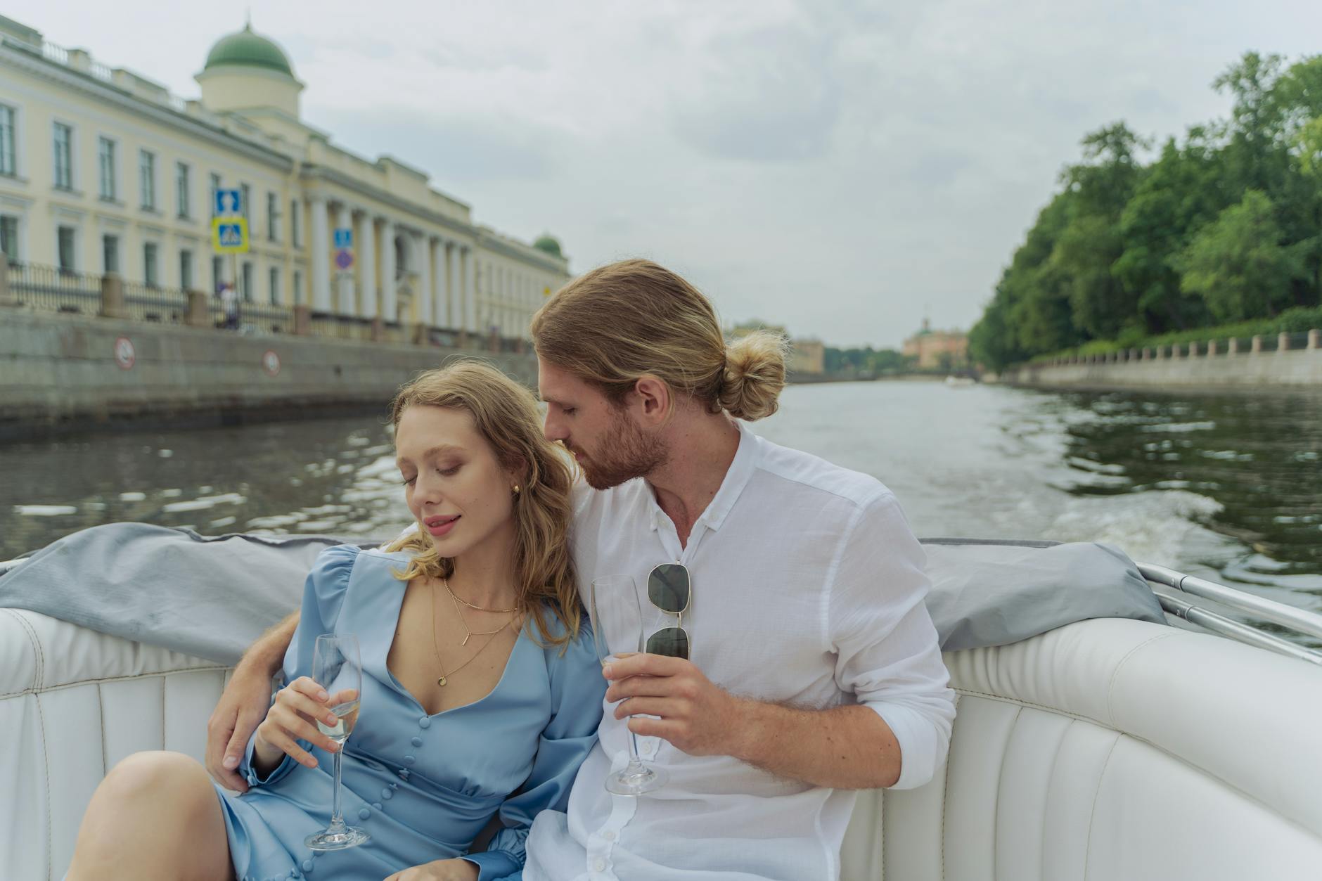 Rencontres à Saint-Pétersbourg : romance dans la plus belle ville de Russie